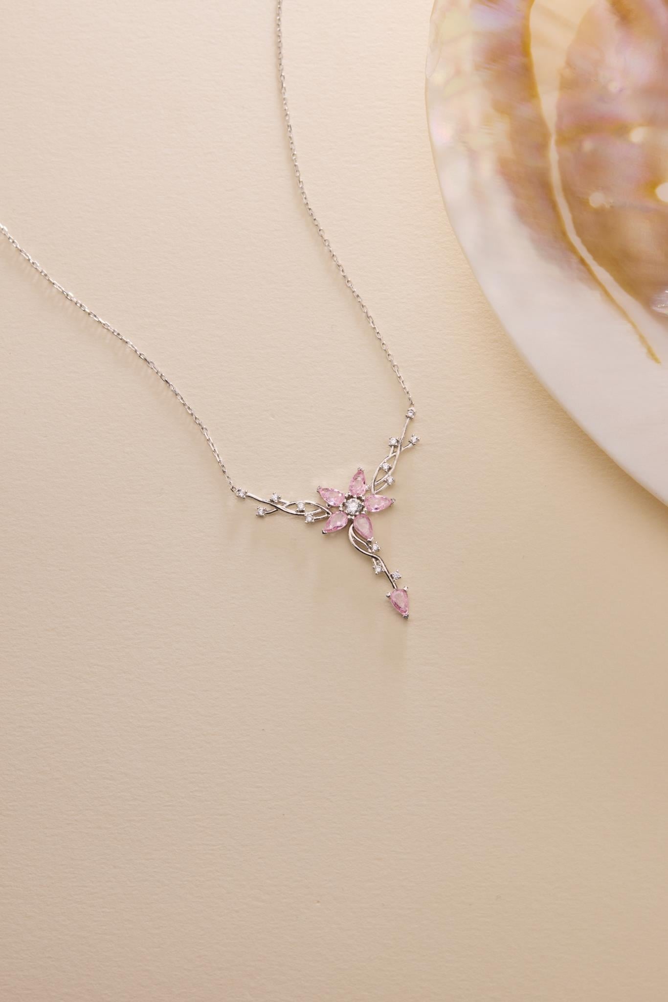Silver pink stone flower star model necklace
