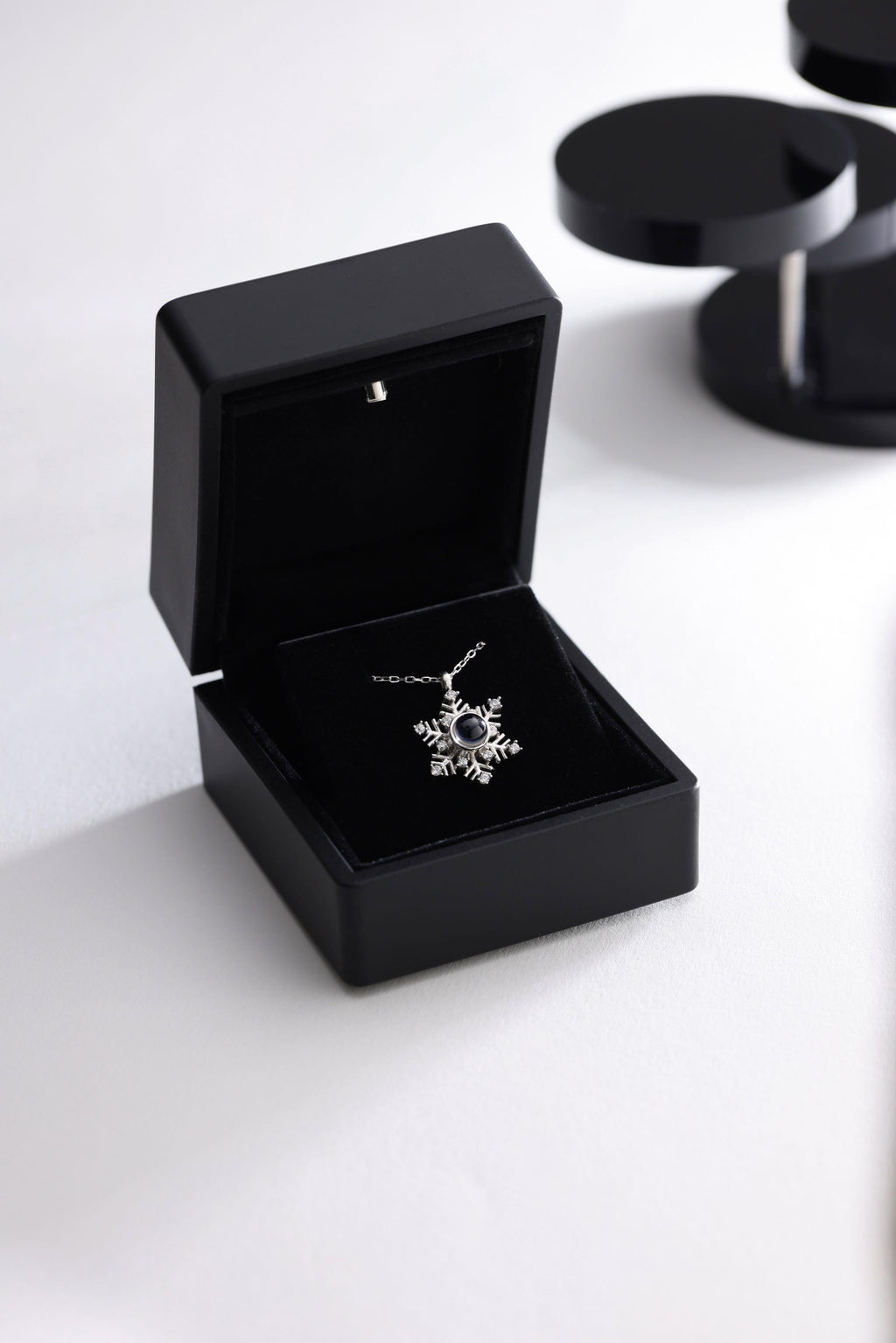 Snowflake Design in 100 Languages